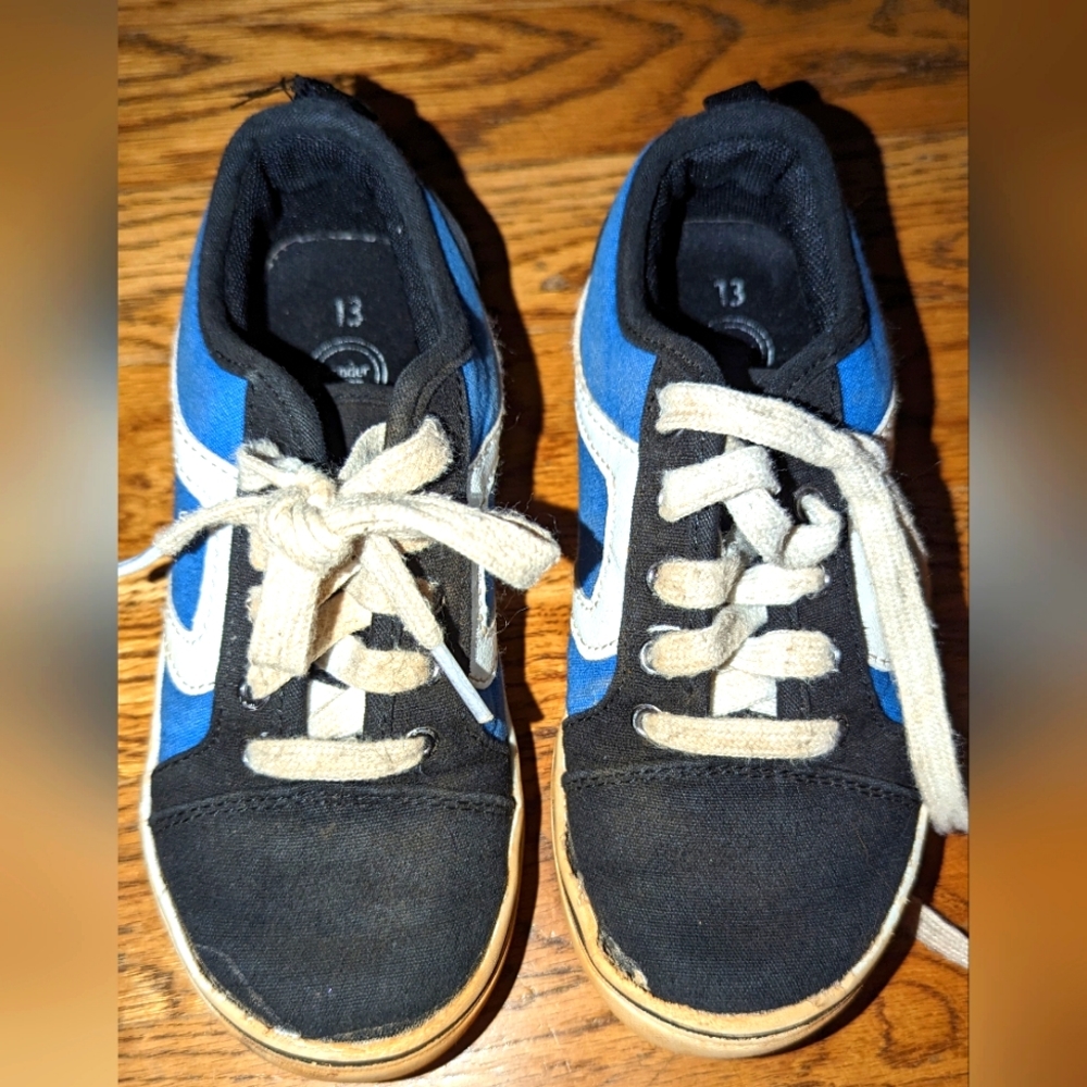 Boys shoes